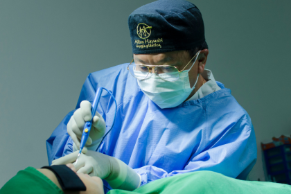 Dr. Milton Seigi Hayashi analisa a cirurgia estética como reflexo do crescimento econômico.